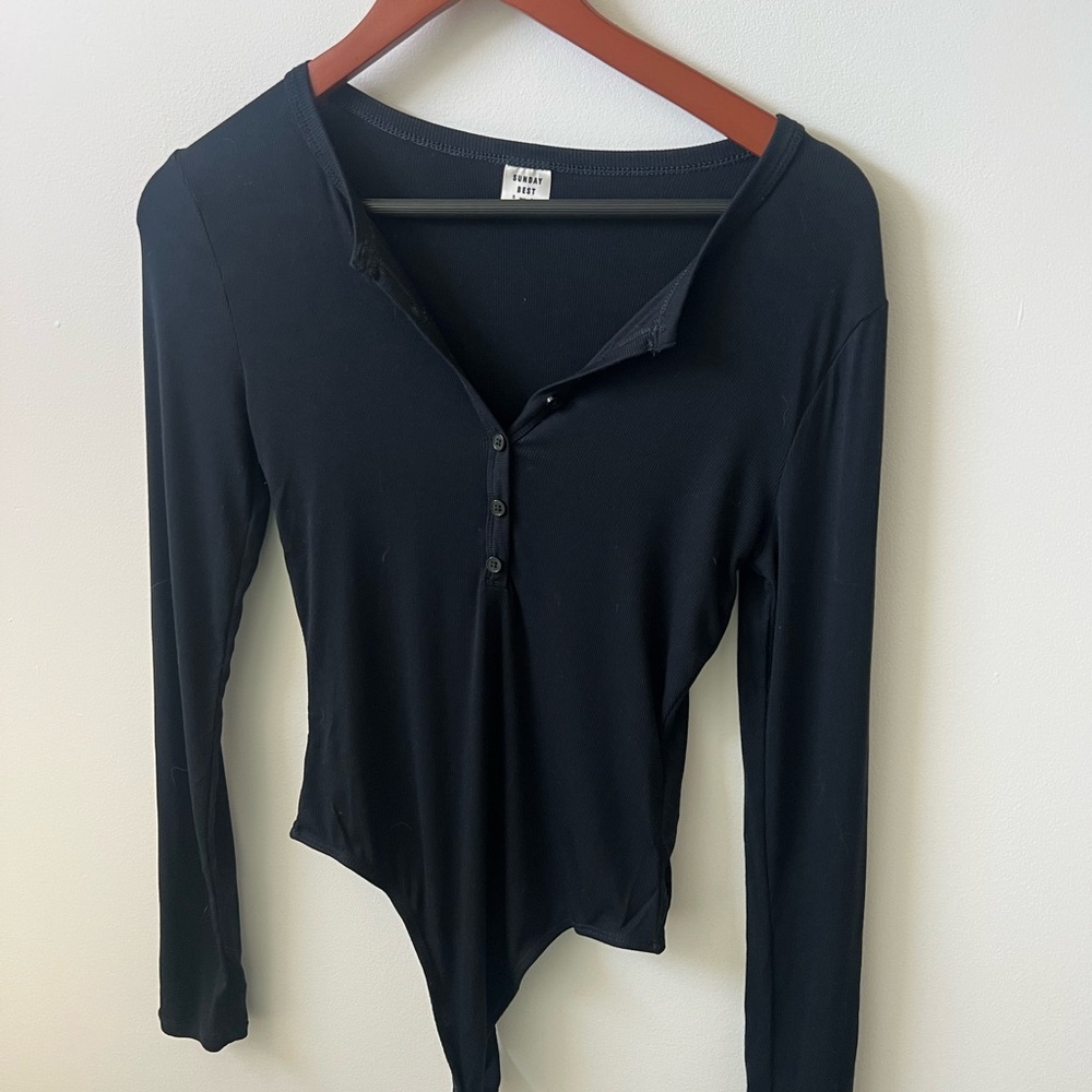 Women's Aritzia Black Long Sleeve Top size Small